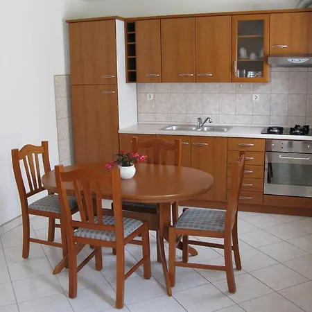 Emi Apartamento Pula